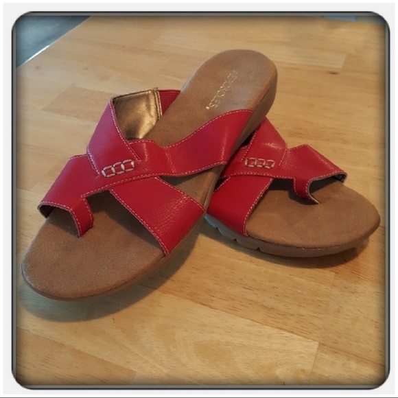 NWOB Woman's Red Genuine Leather Aerosole Sandals - Picture 3 of 7